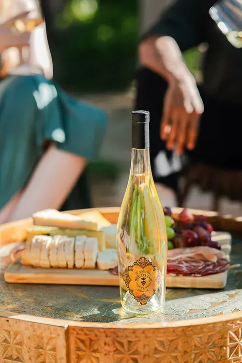 Bee d'Vine Demi Sec (Semi-Sweet) Honey Wine served at the table